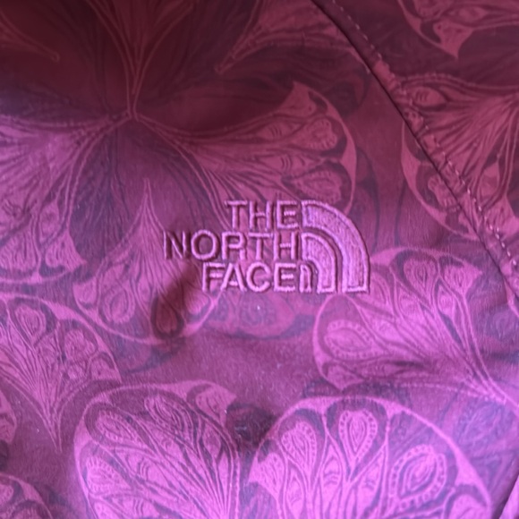 Barely used soft shell Northface jacket - Picture 3 of 3